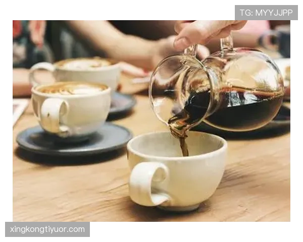 韦世豪喝个下午茶都比我们一个月工资还贵